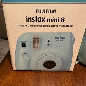 Fuji film instant. Mini 8. Blue